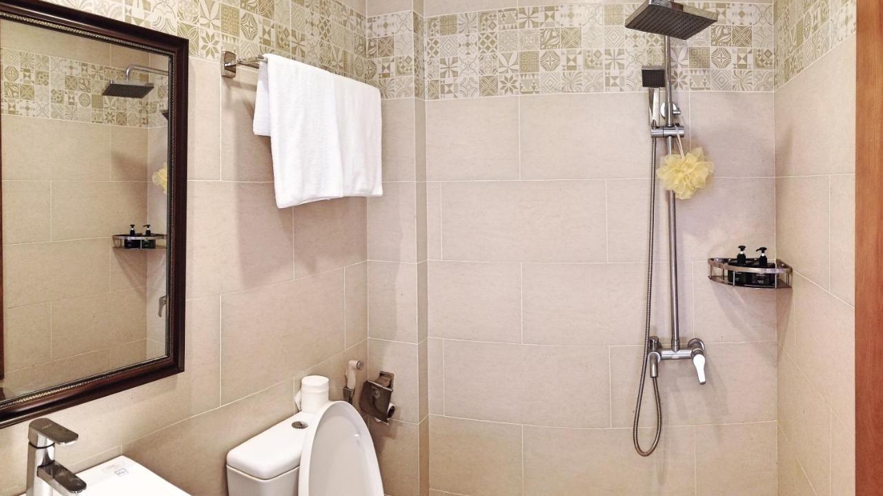 Aris Beach Apartment & Hotel Дананг Екстериор снимка