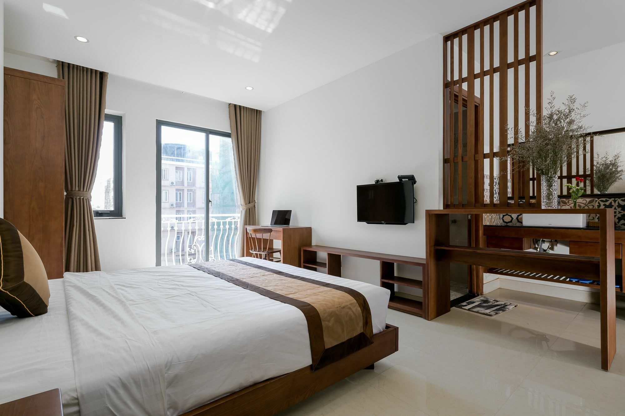 Aris Beach Apartment & Hotel Дананг Екстериор снимка