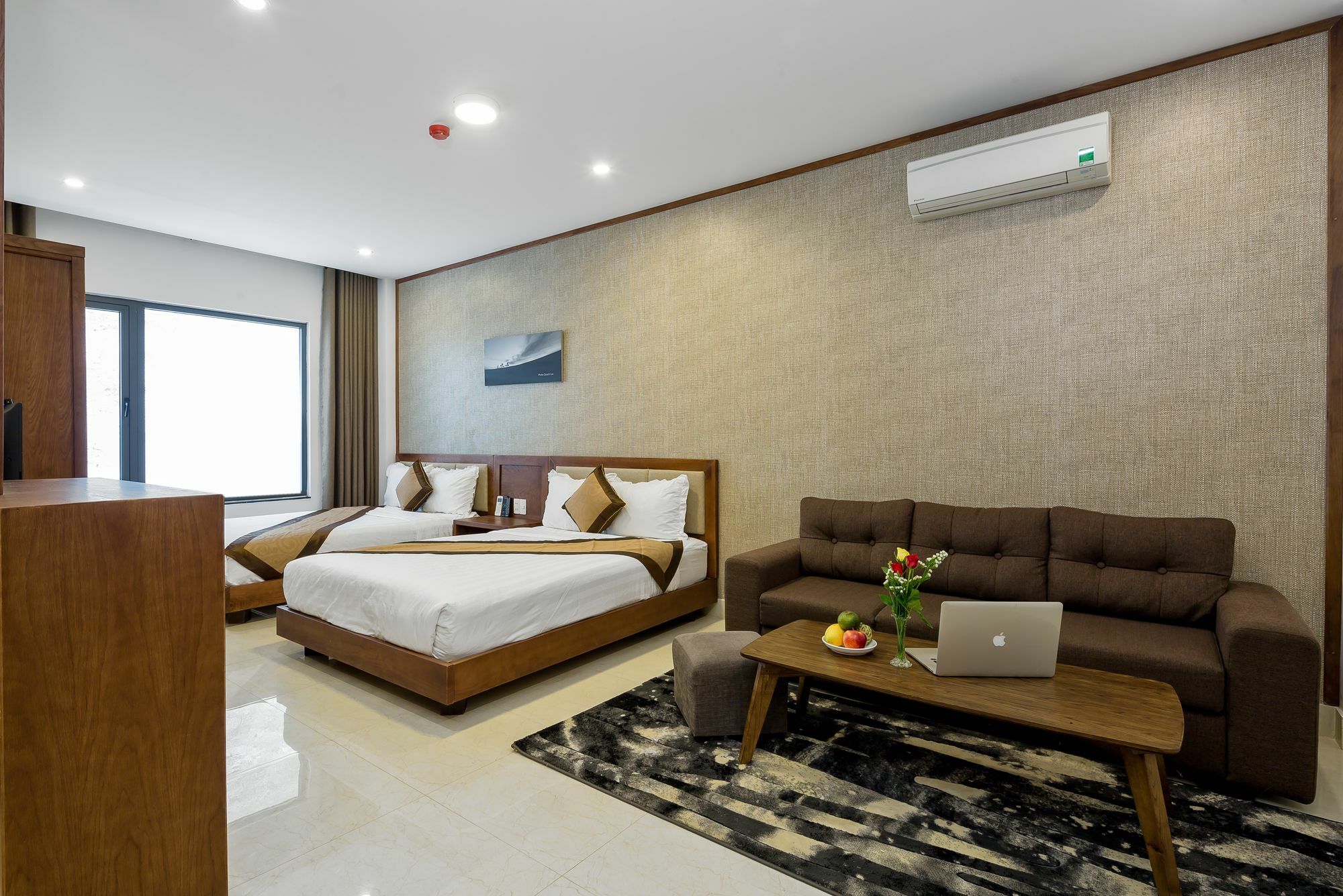 Aris Beach Apartment & Hotel Дананг Екстериор снимка