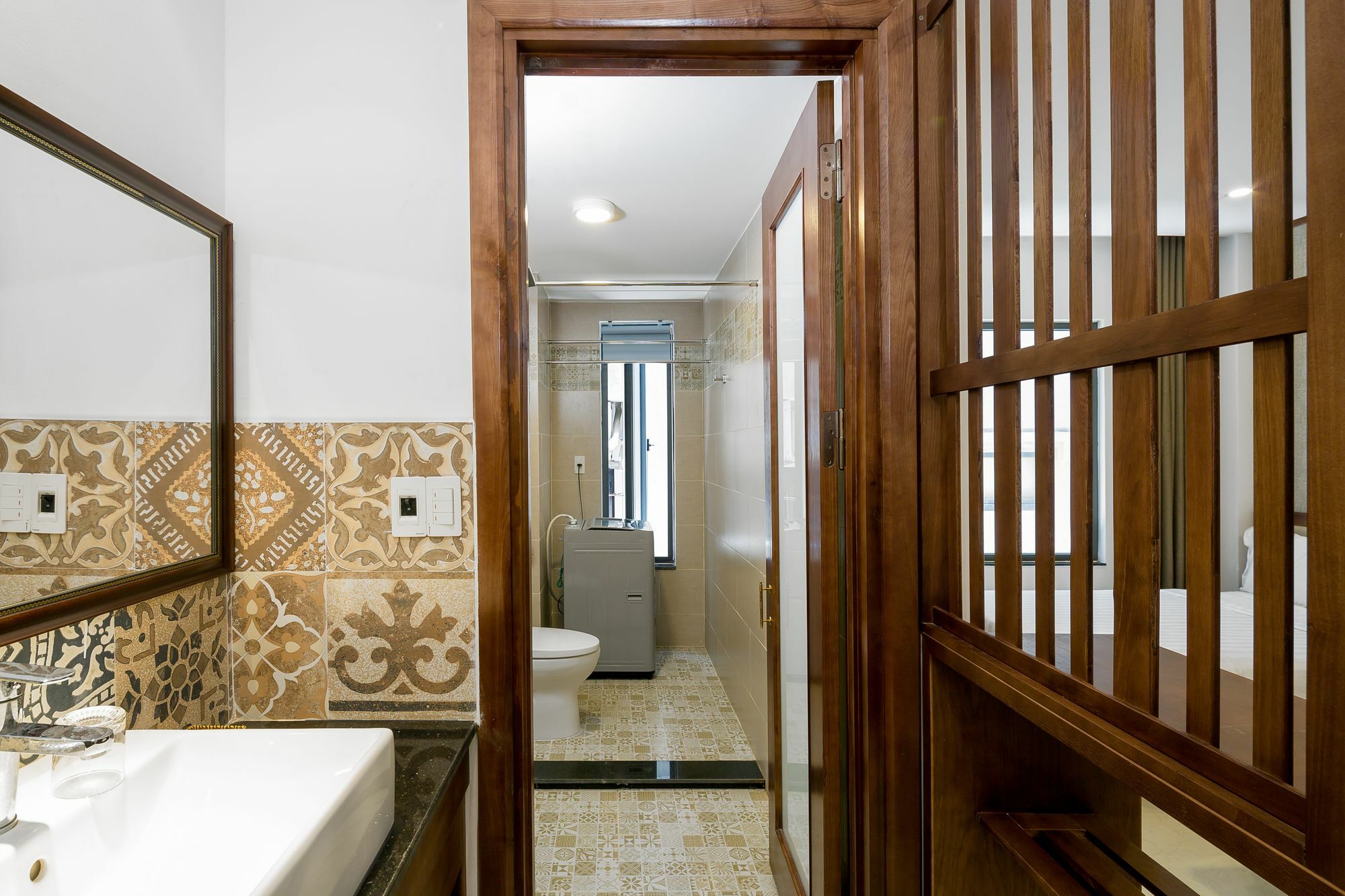 Aris Beach Apartment & Hotel Дананг Екстериор снимка